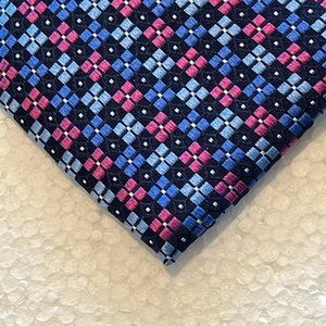 NWOT Jos A Bank Executive silk Tie Geometric Long 61’